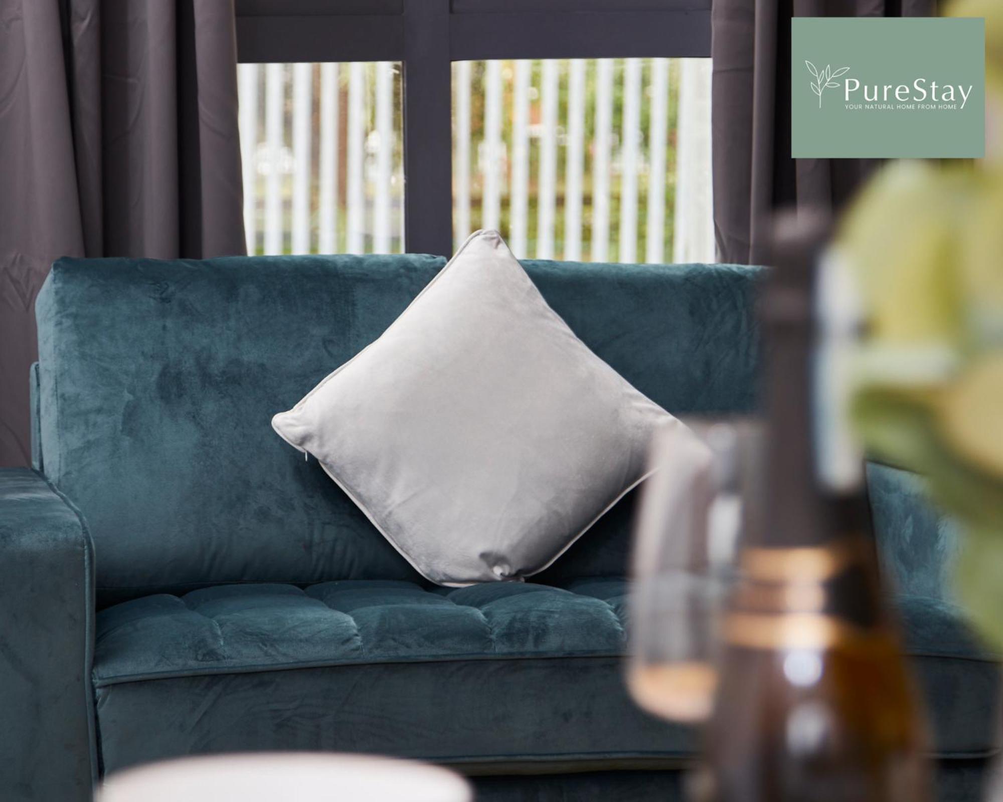 Stunning 5 Bed Manchester House With Parking By Purestay Short Lets & Serviced Accommodation Exterior photo