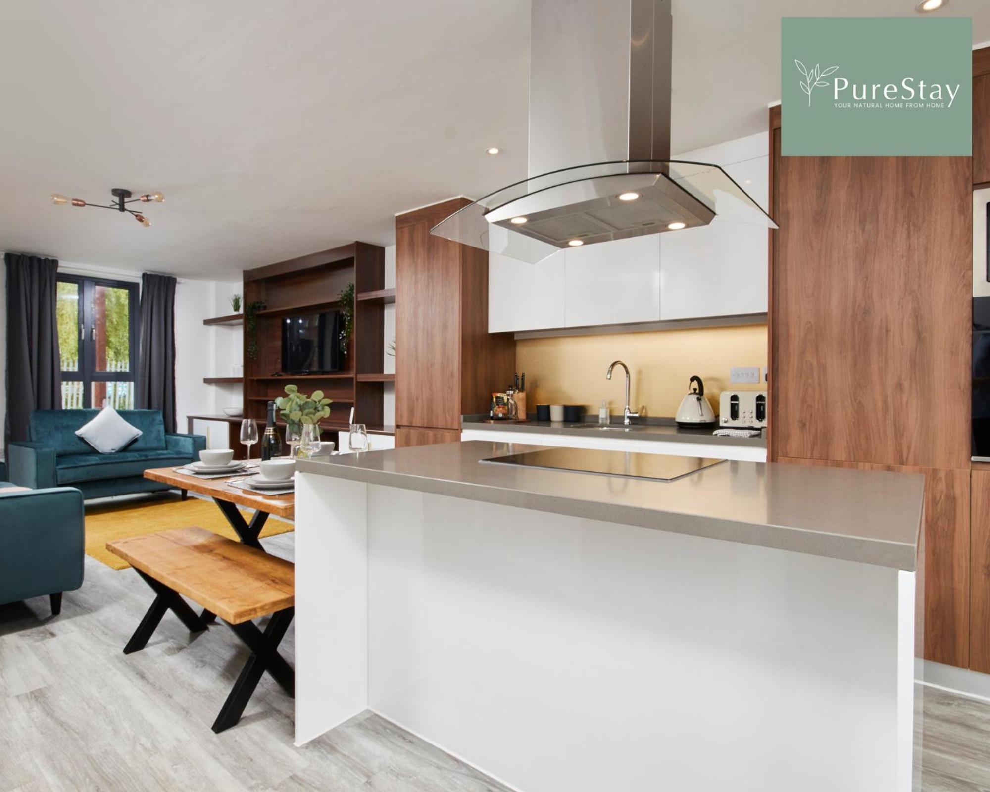 Stunning 5 Bed Manchester House With Parking By Purestay Short Lets & Serviced Accommodation Exterior photo