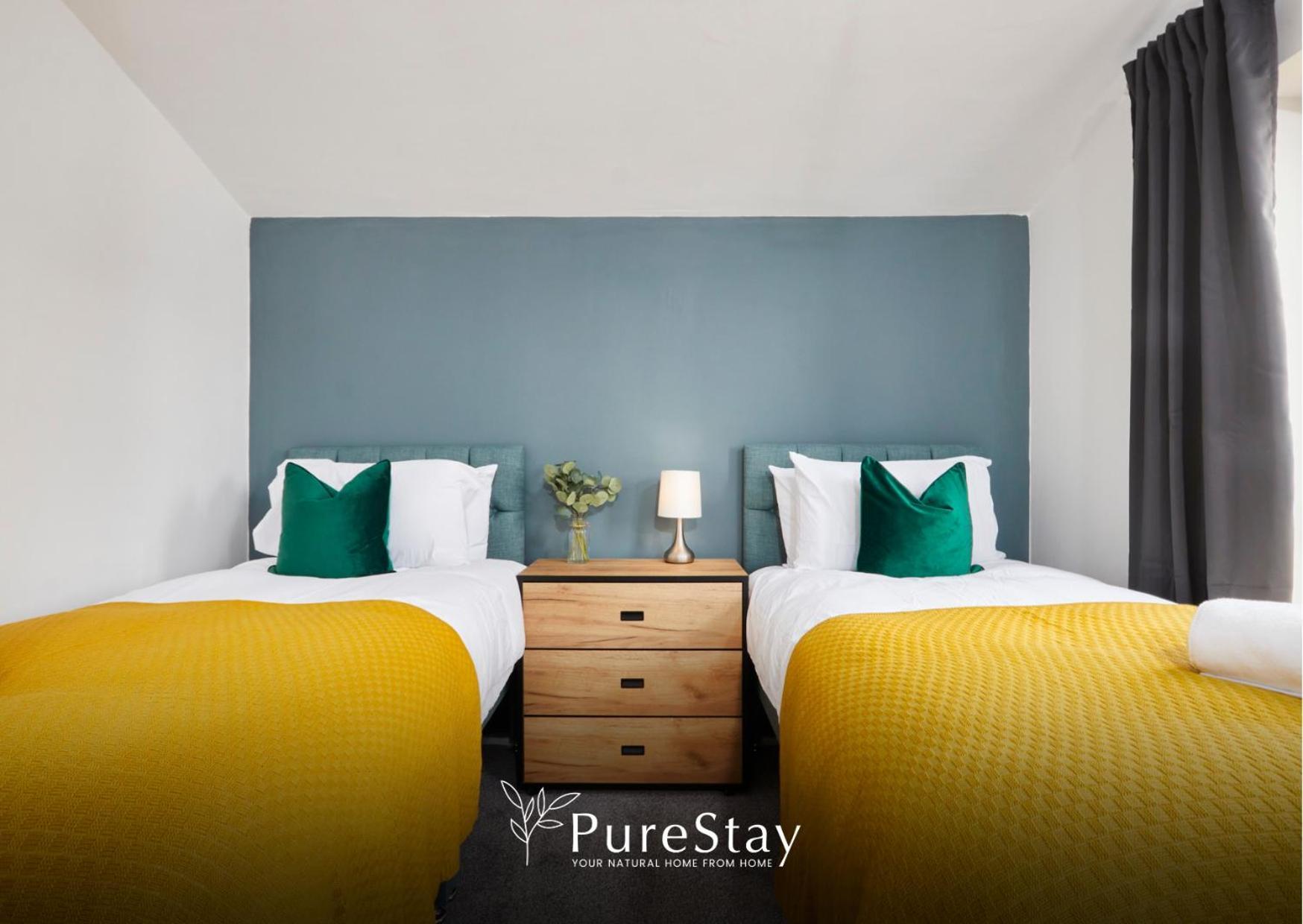 Stunning 5 Bed Manchester House With Parking By Purestay Short Lets & Serviced Accommodation Exterior photo