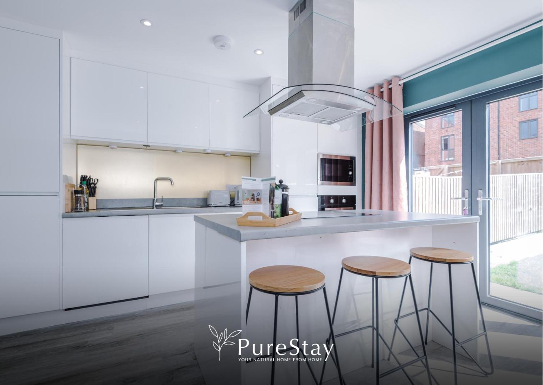 Stunning 5 Bed Manchester House With Parking By Purestay Short Lets & Serviced Accommodation Exterior photo